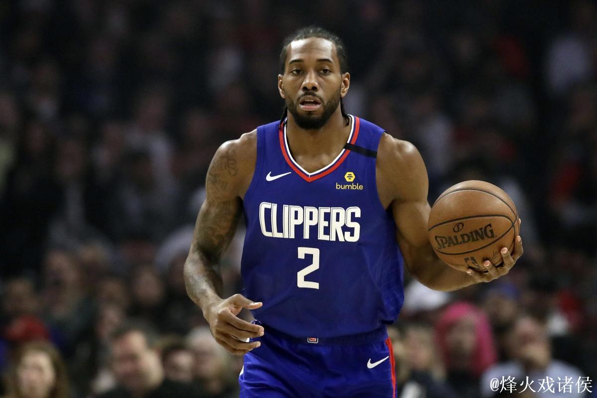 绝处逢生!伦纳德命中高难度底角三分,助快船紧咬比分 绝处逢生!伦纳德命中高难度底角三分,助快船紧咬比分