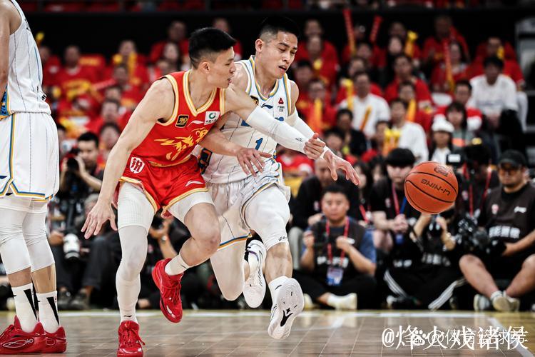 广东53分血洗广厦豪取10连胜 北京力克吉林 广东53分血洗广厦豪取10连胜 北京力克吉林