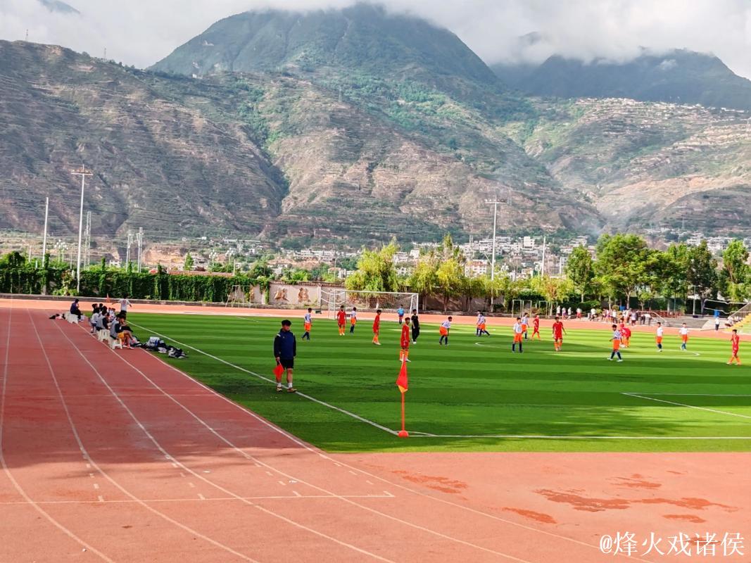 从“升学路”到“条条大路”中青赛推动校园足球发展